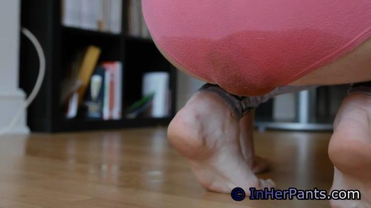 JessicaKay - Pippa Poops her thin Stretchy Leggings [2021 | FullHD]