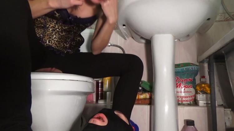 Mistress Emily - Emily scat living toilet [2021 | FullHD]