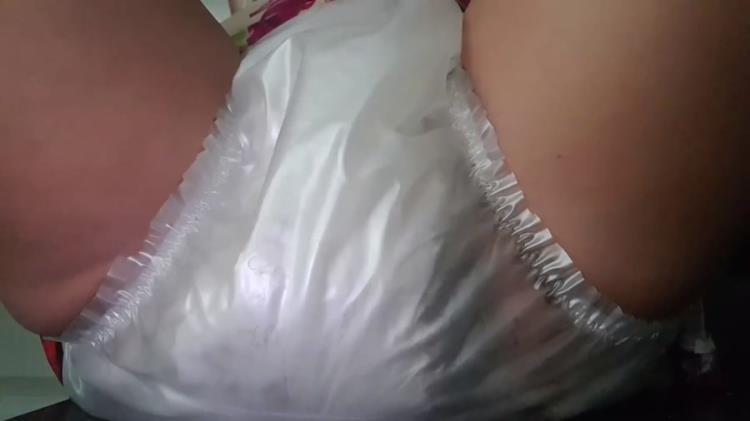 Thefartbabes - Seductive Wet Diaper [2021 | FullHD]
