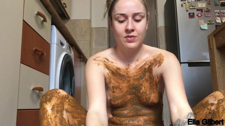 Ella Gilbert - Extreme Facial And Clothing Smearing [2021 | FullHD] - Scatshop