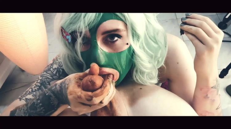 Scat Eat And Shit Sucking By Top Babe Betty - The Green Mask [2021 | FullHD]