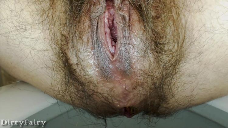 Hairy Pussy Pooping