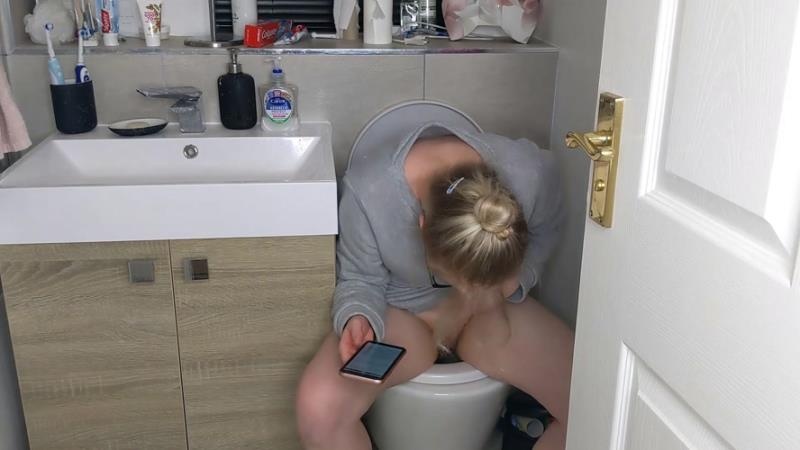 PooGirlSofia - Talking on the toilet whilst shitting [2022 | FullHD]
