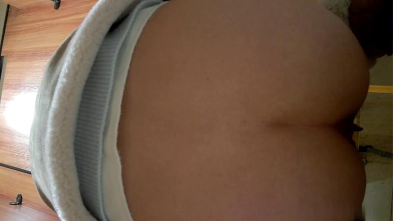 Hidden Camera Squat WC – Asian Girl White Socks Pee Close-Up P1 [2026 | FullHD]