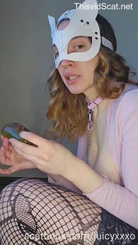 Juicy Shoves a Big Pickle Deep in Her Ass Then Pulls It Out and Eats It Covered in Shit. P1 [2026 | SD]