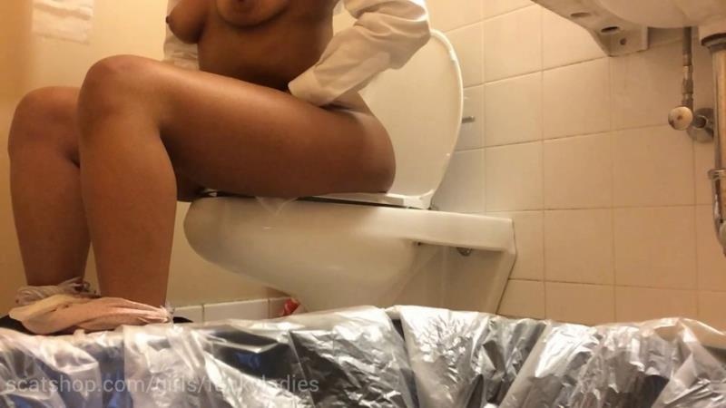 funkyladies - Sparkle’s public Peeing and Ploppage mix! P1 [2026 | FullHD]